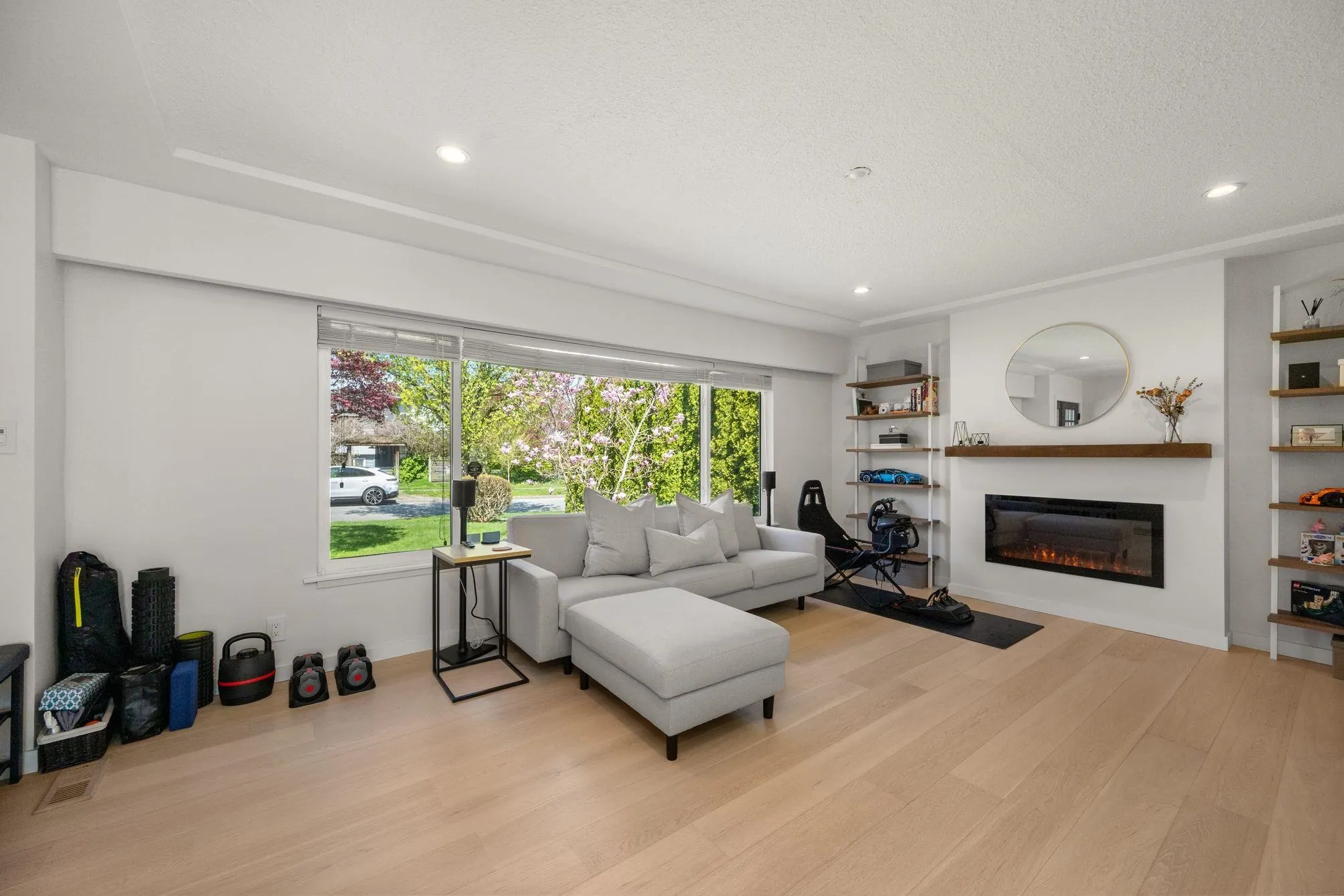 2566 Mcbain Avenue