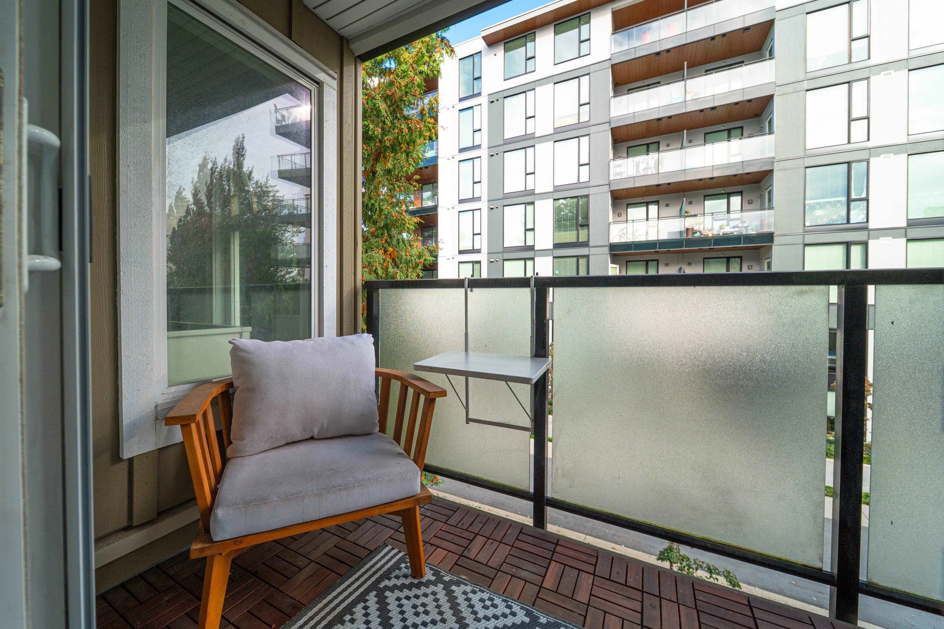 206 1850 E Southmere Crescent