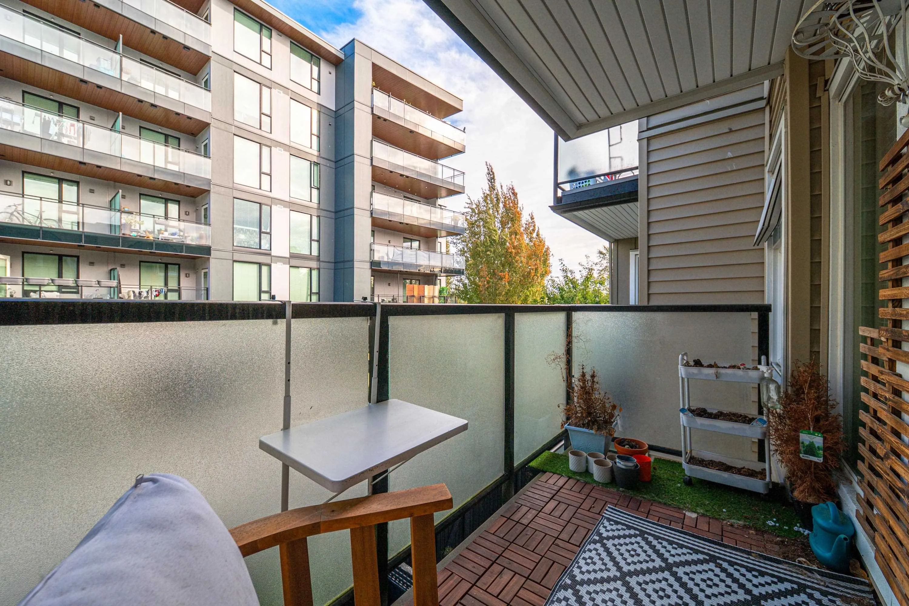 206 1850 E Southmere Crescent