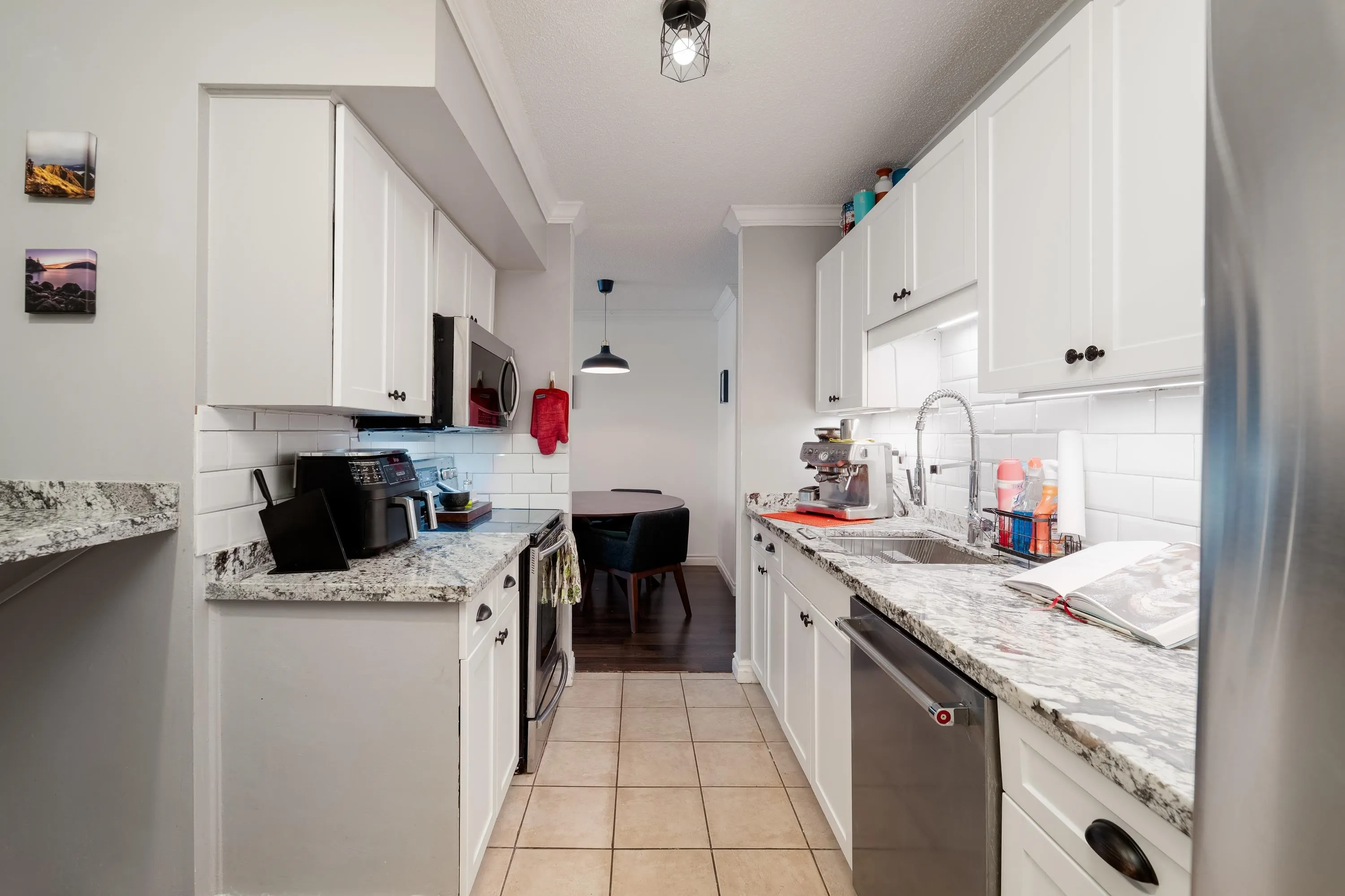 206 1850 E Southmere Crescent