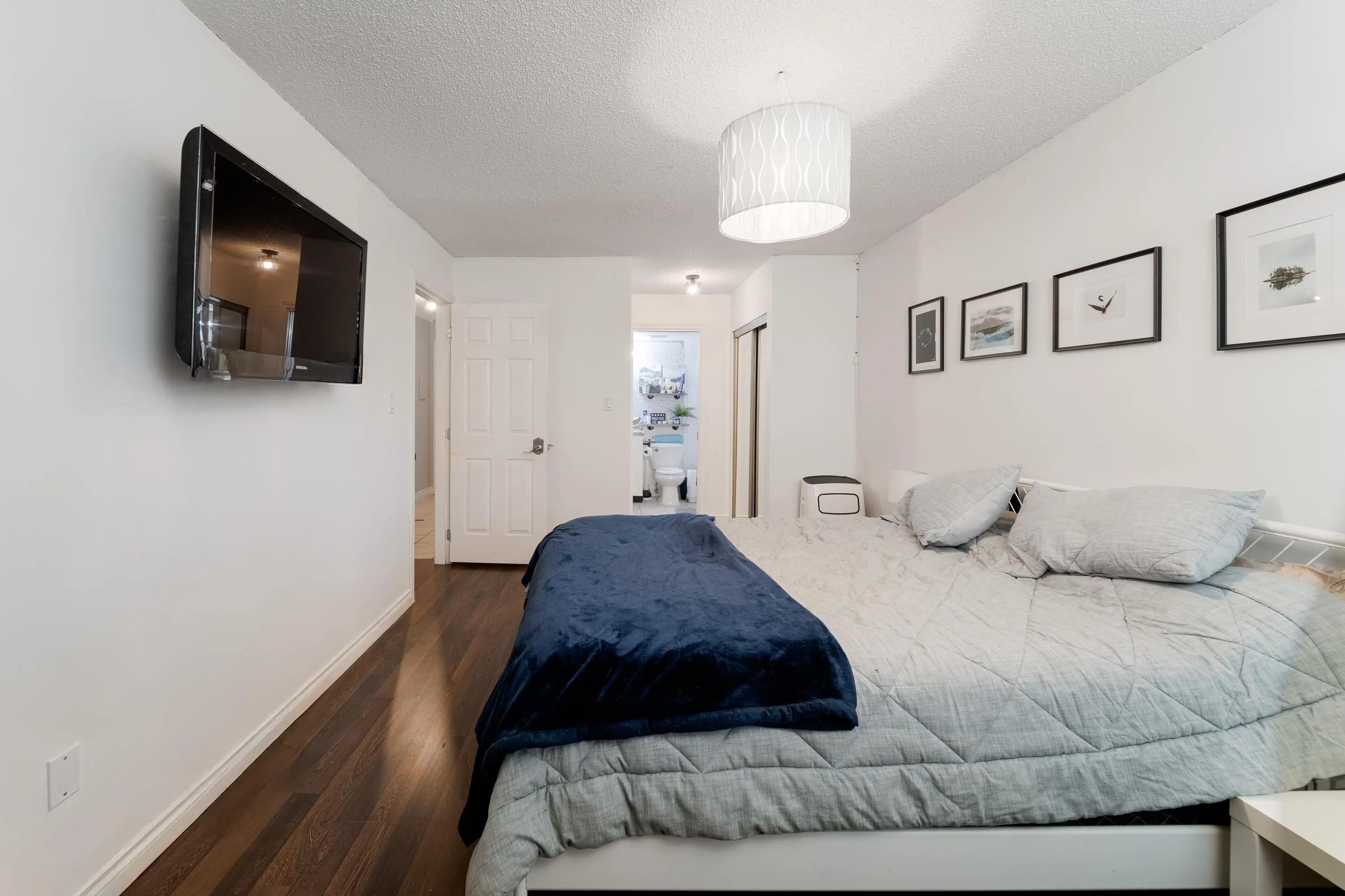 206 1850 E Southmere Crescent