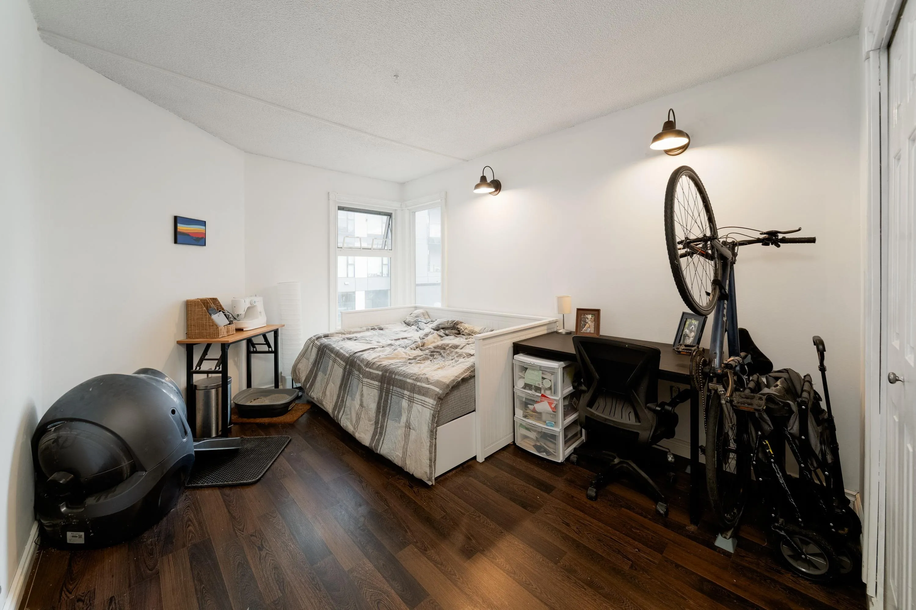 206 1850 E Southmere Crescent