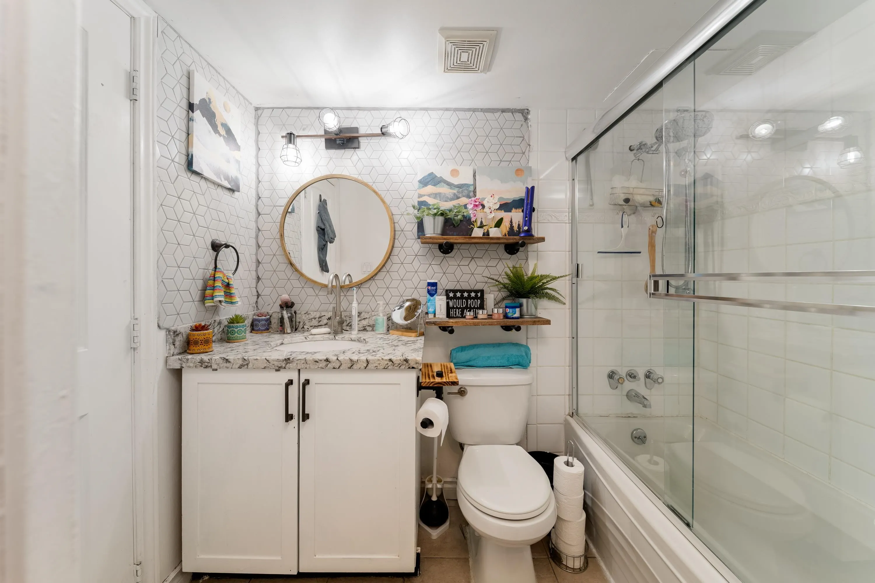 206 1850 E Southmere Crescent