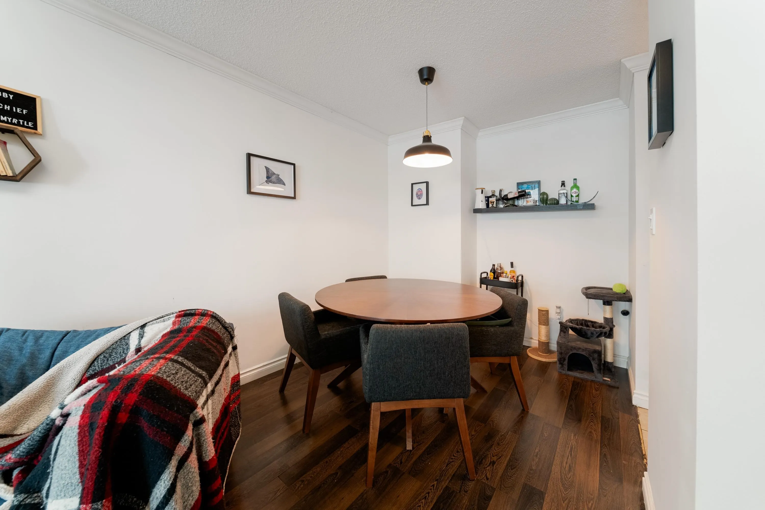 206 1850 E Southmere Crescent