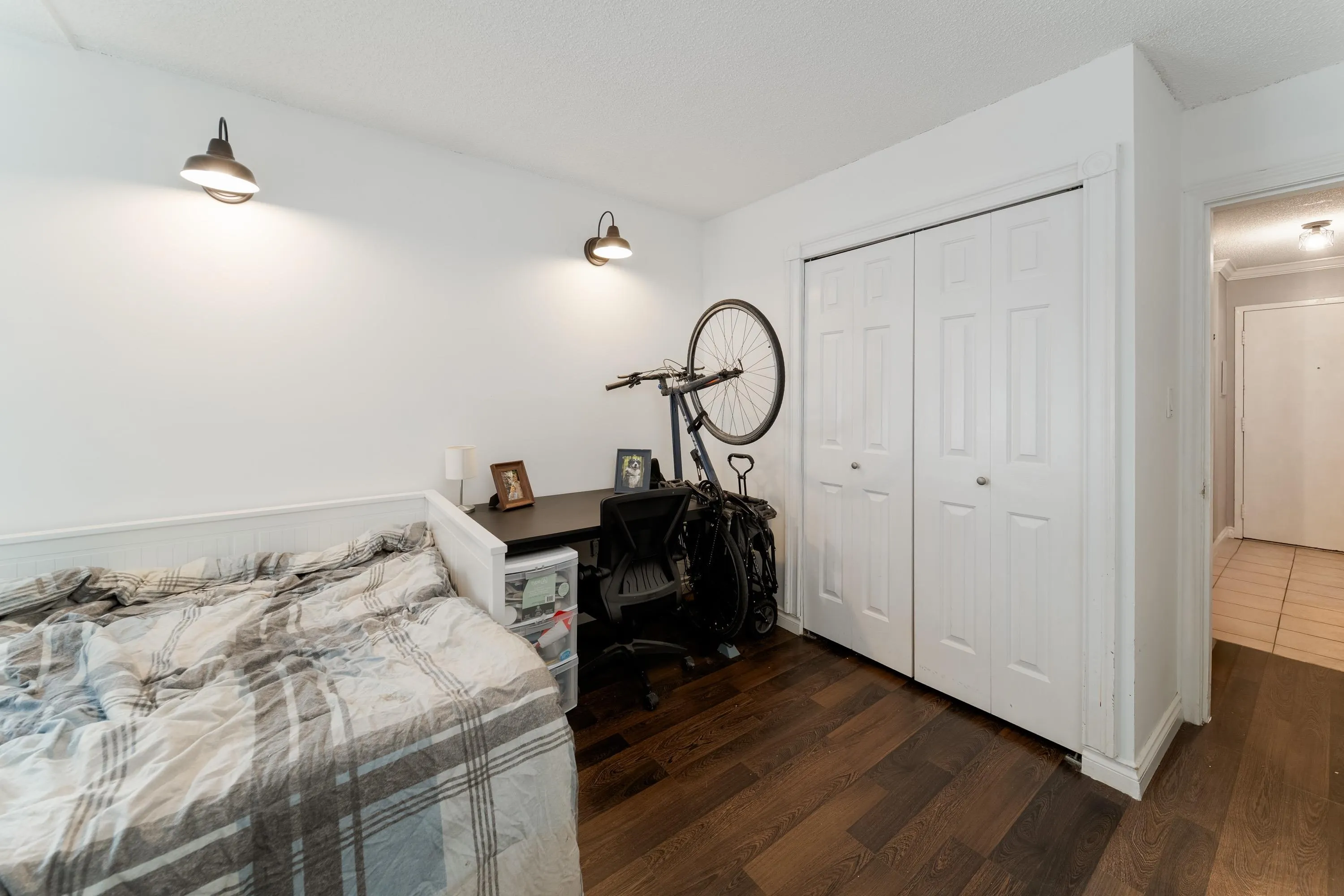 206 1850 E Southmere Crescent