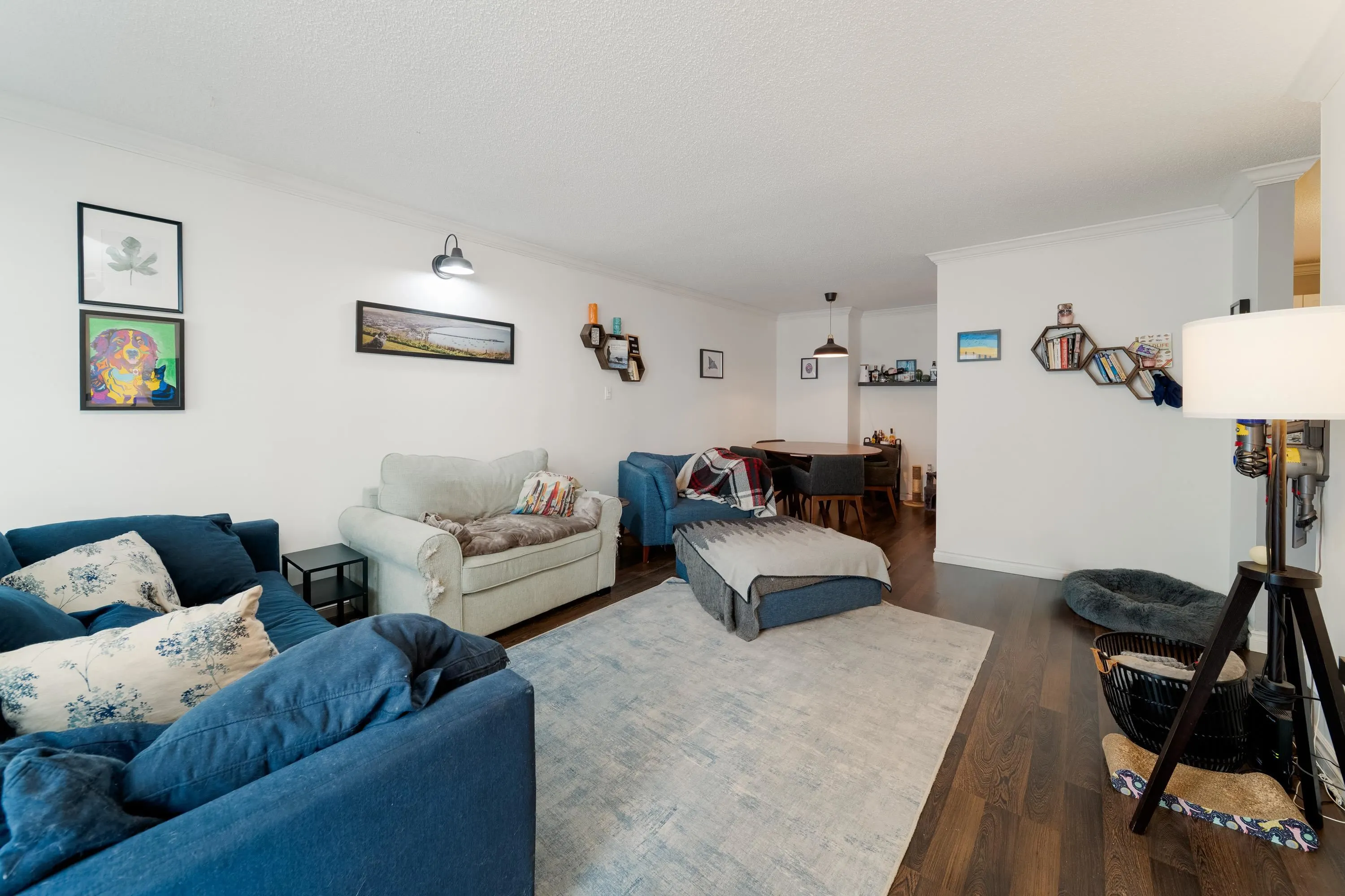 206 1850 E Southmere Crescent