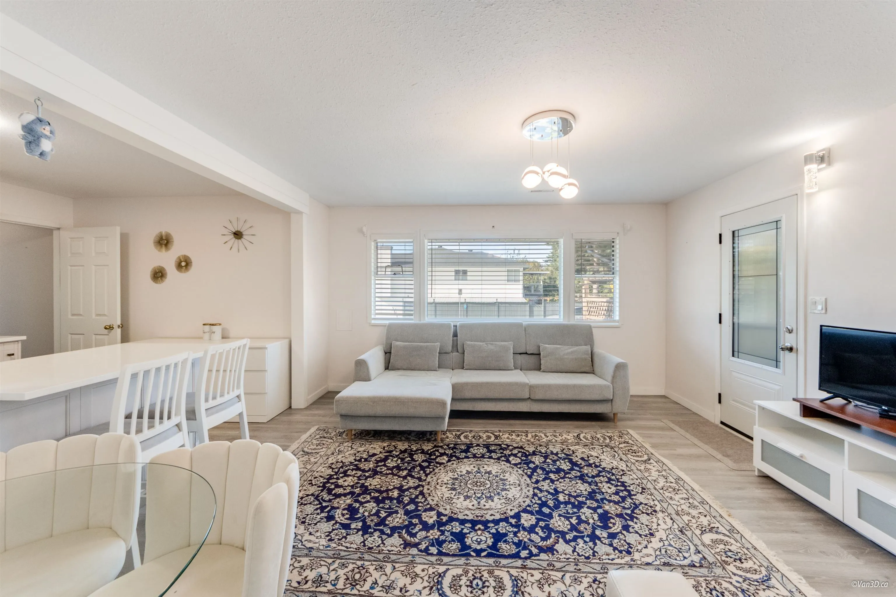 2287 Stafford Avenue