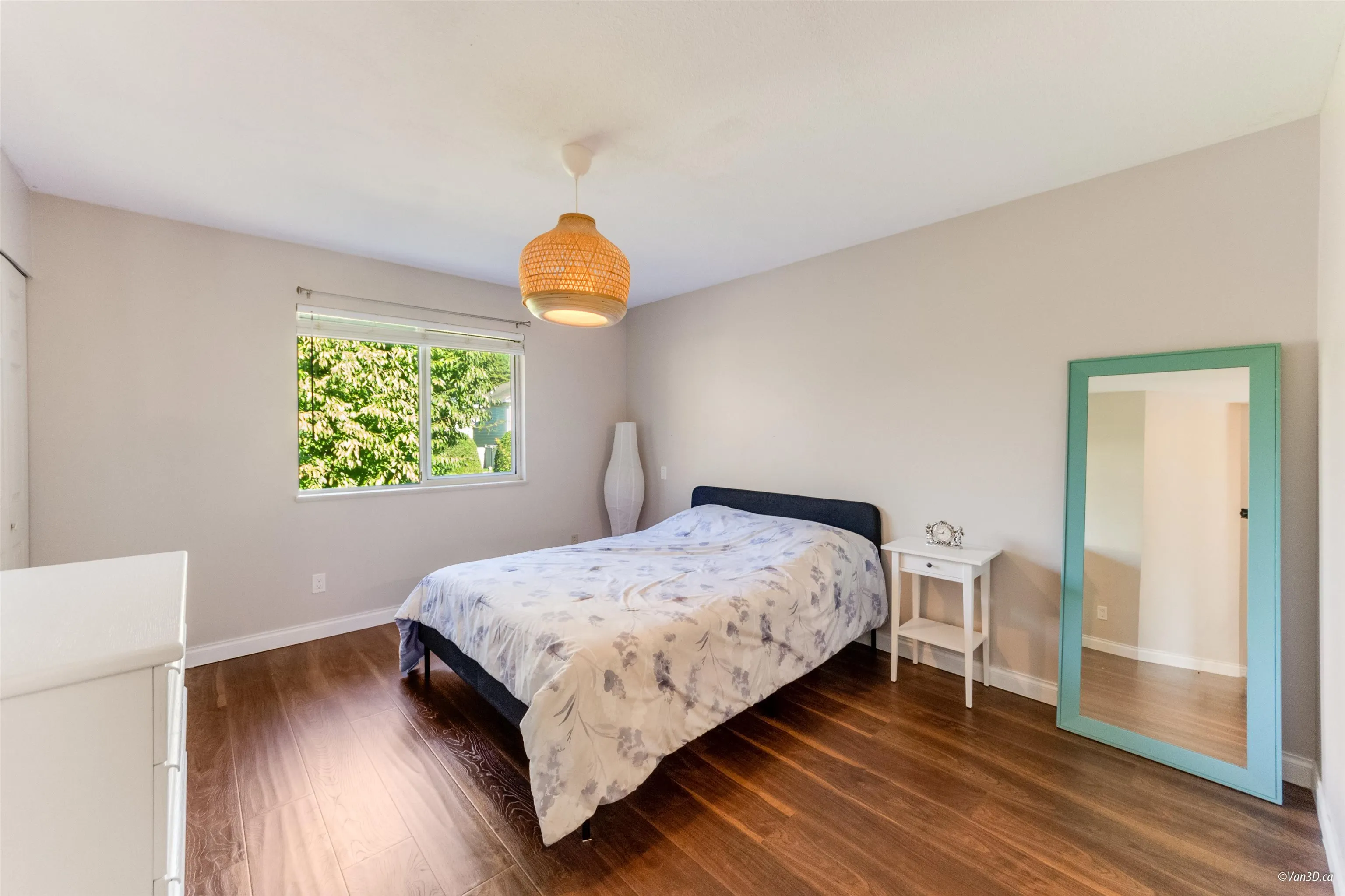 2287 Stafford Avenue