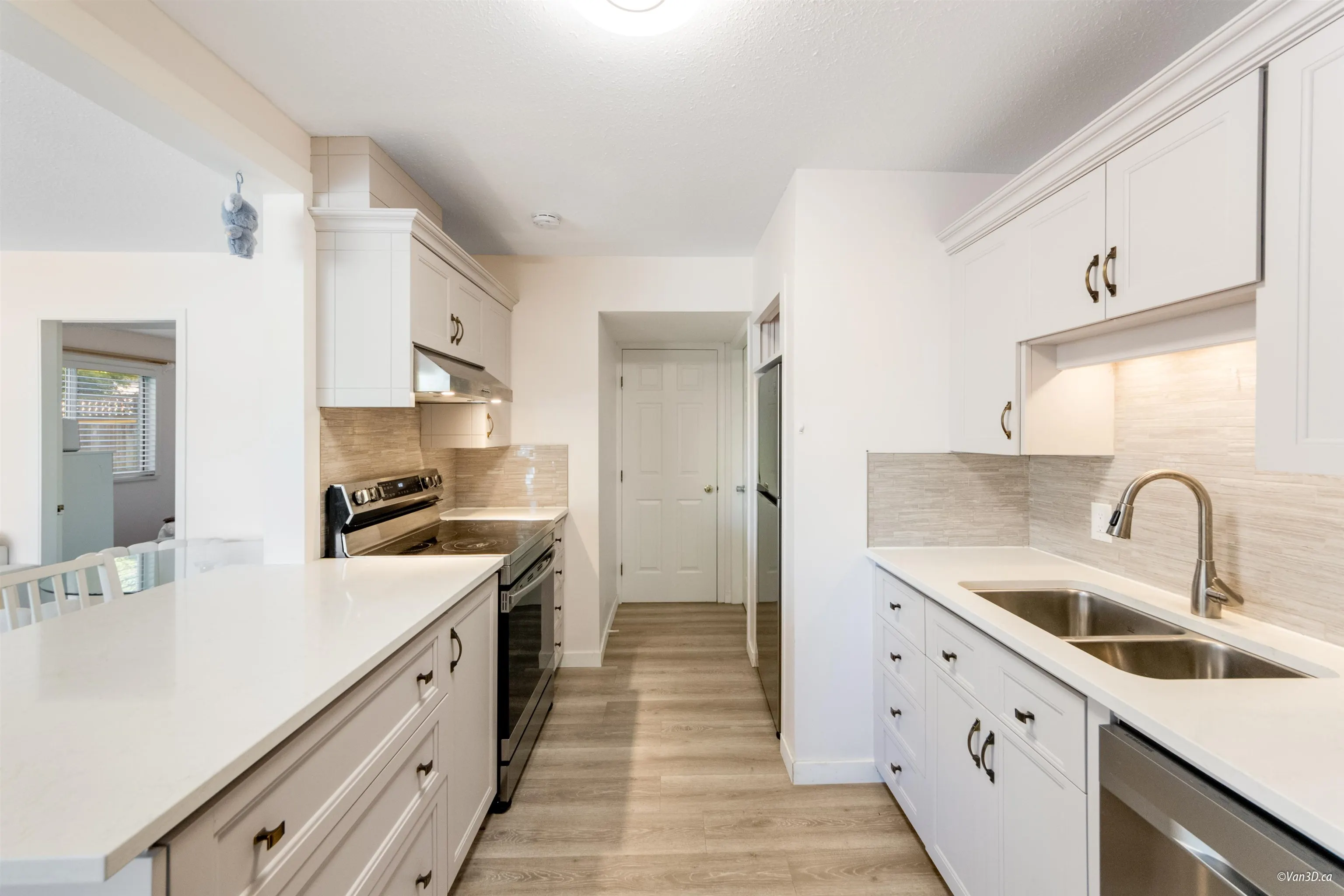 2287 Stafford Avenue