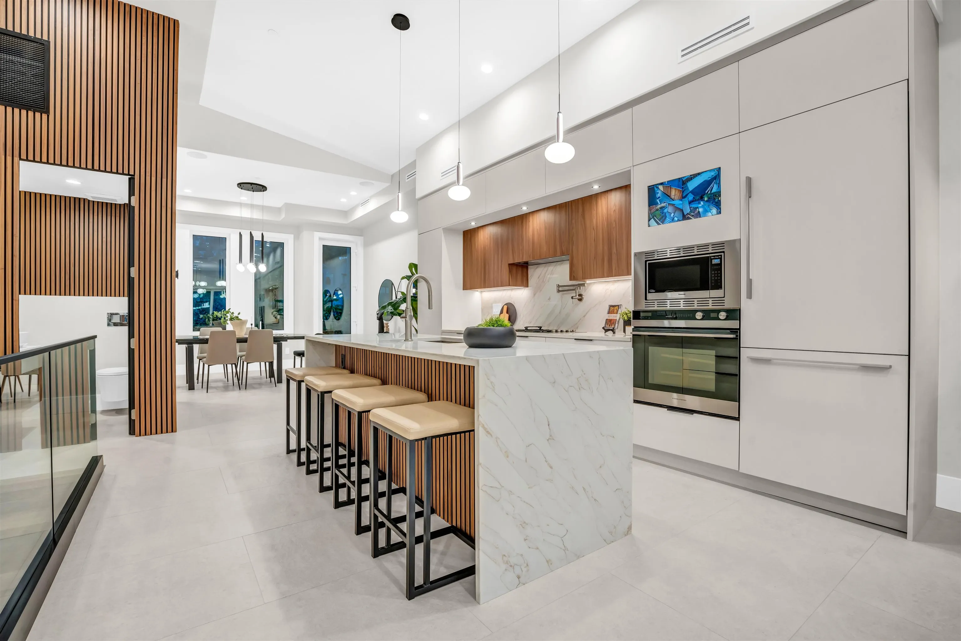 2380 Marine Drive