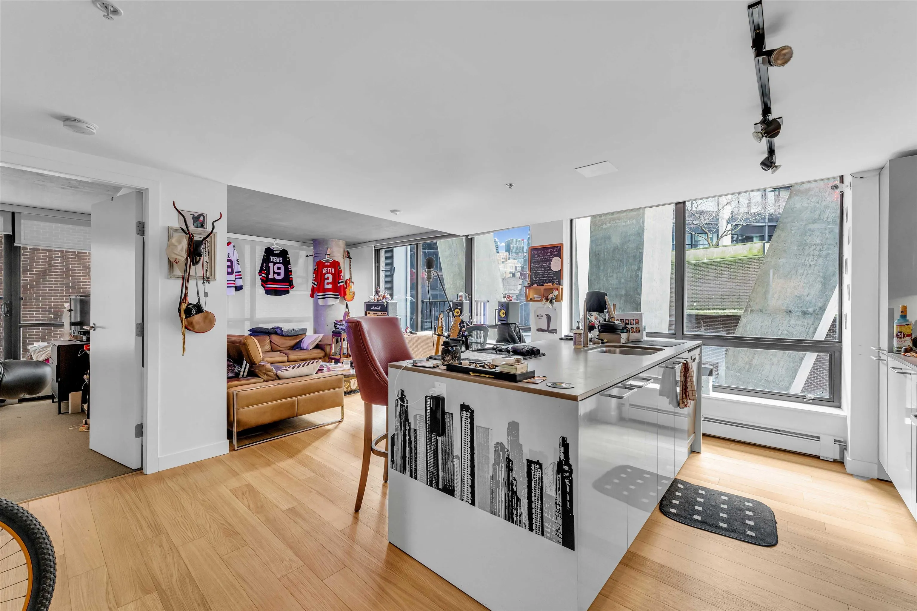 205 128 W Cordova Street