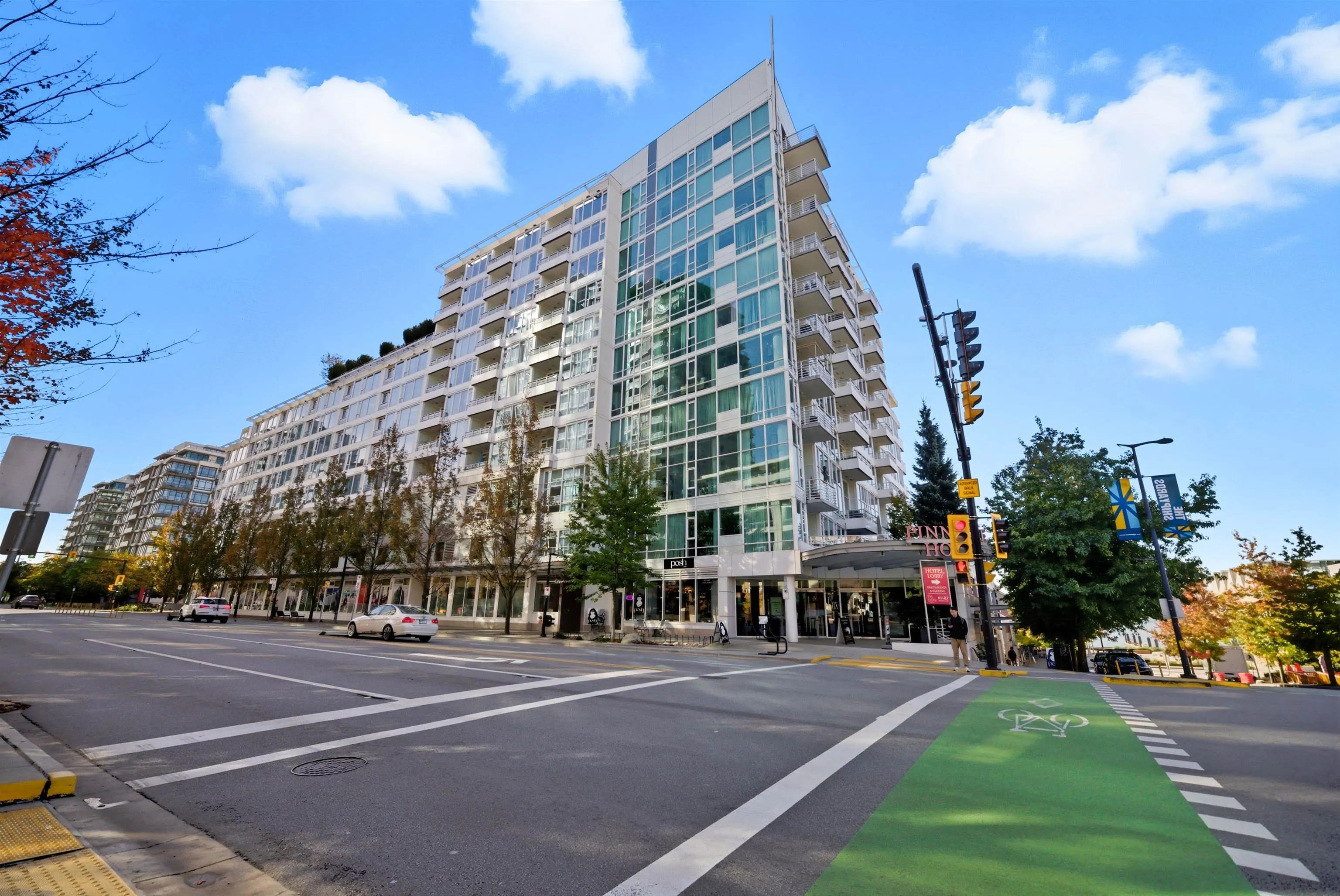 708 133 E Esplanade