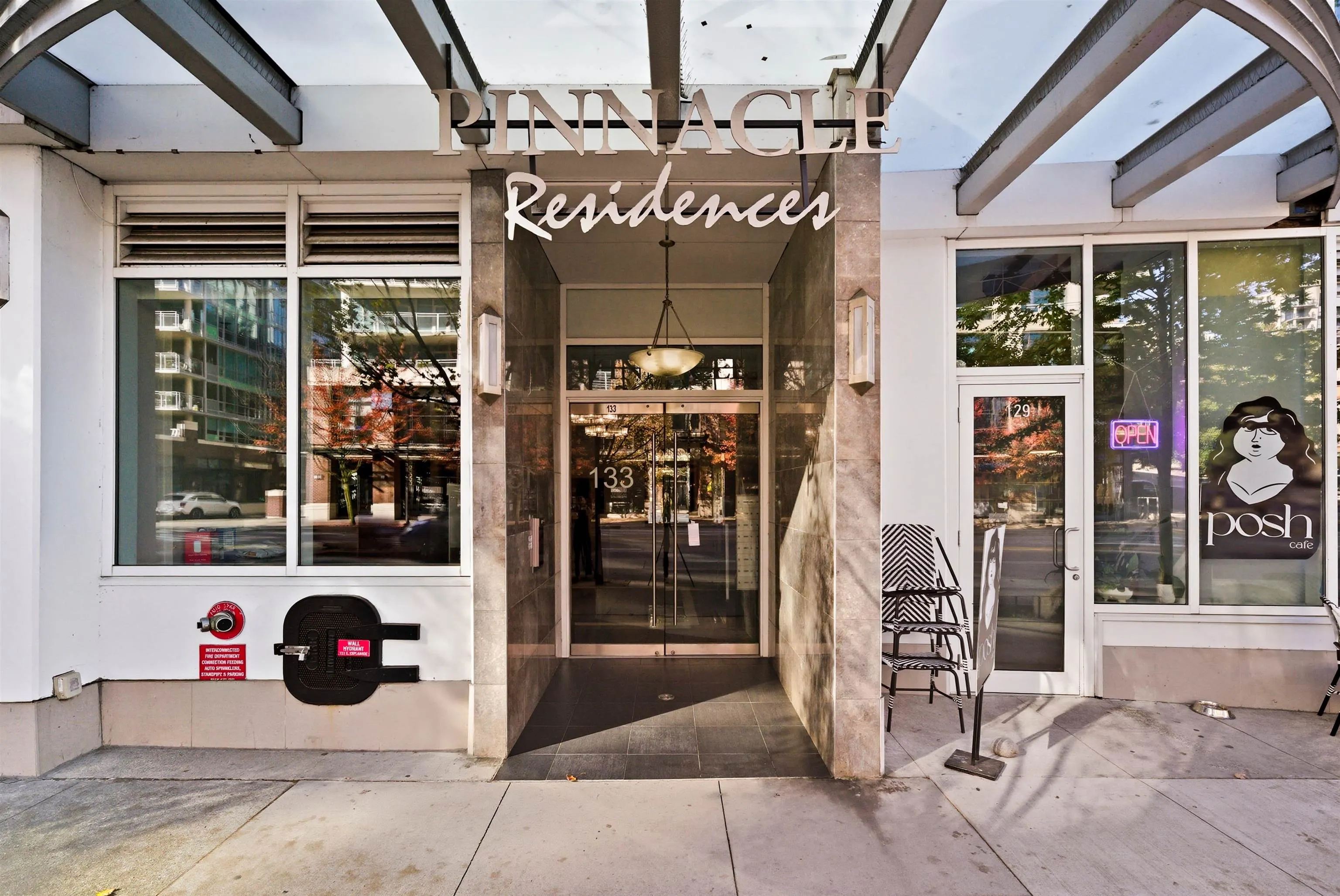708 133 E Esplanade