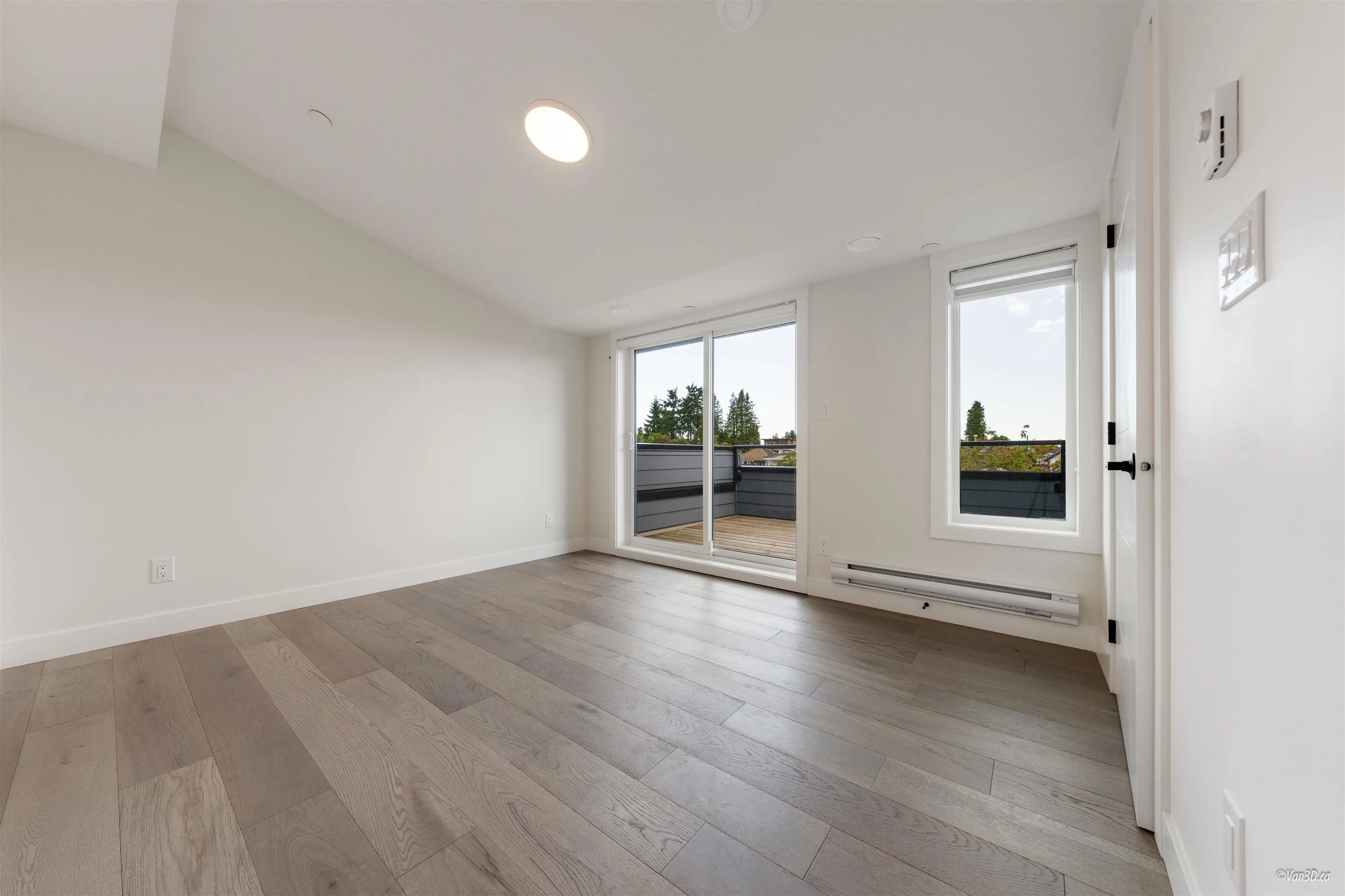 202 5092 Slocan Street