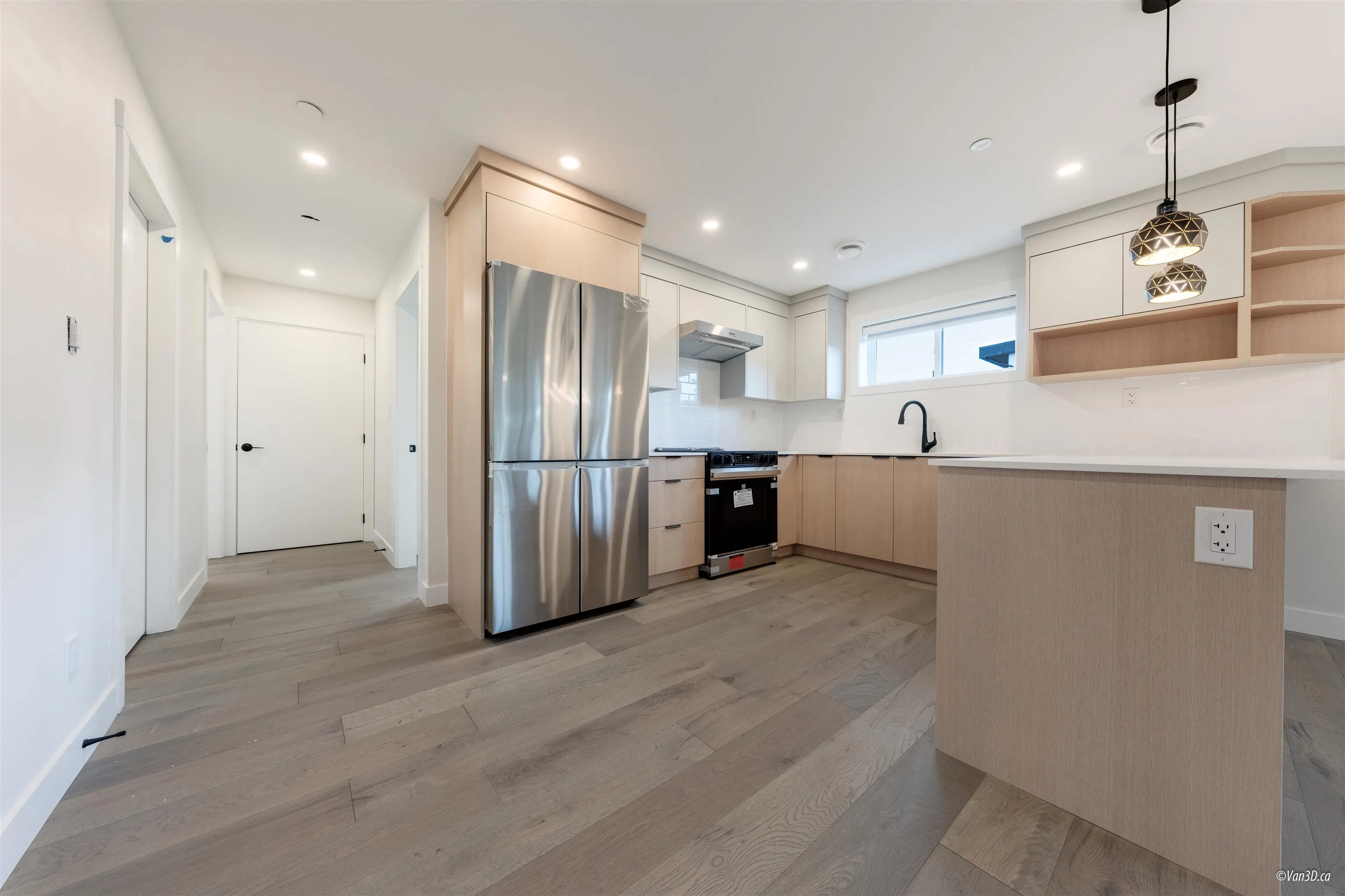 202 5092 Slocan Street