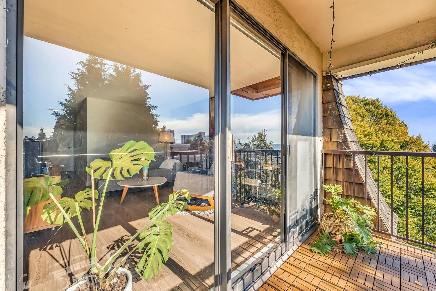 504 466 E Eighth Avenue