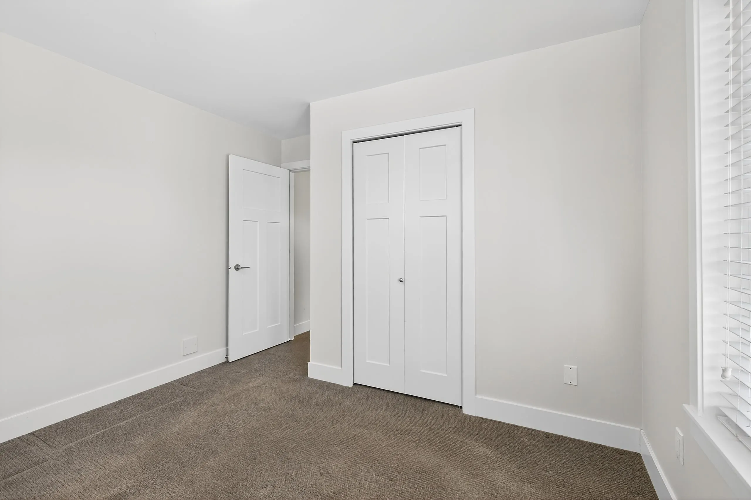 5 6945 185 Street