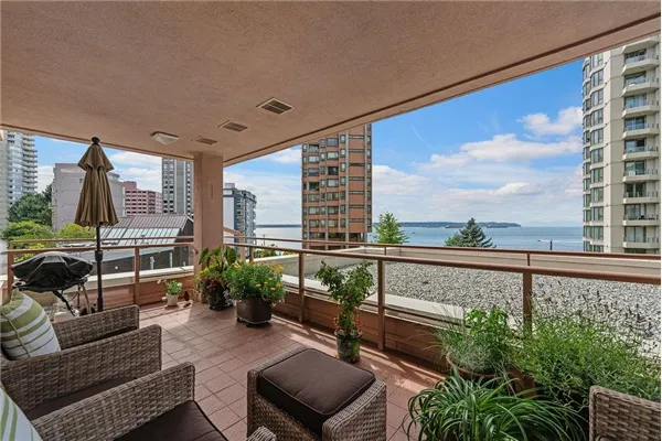 402 2271 Bellevue Avenue