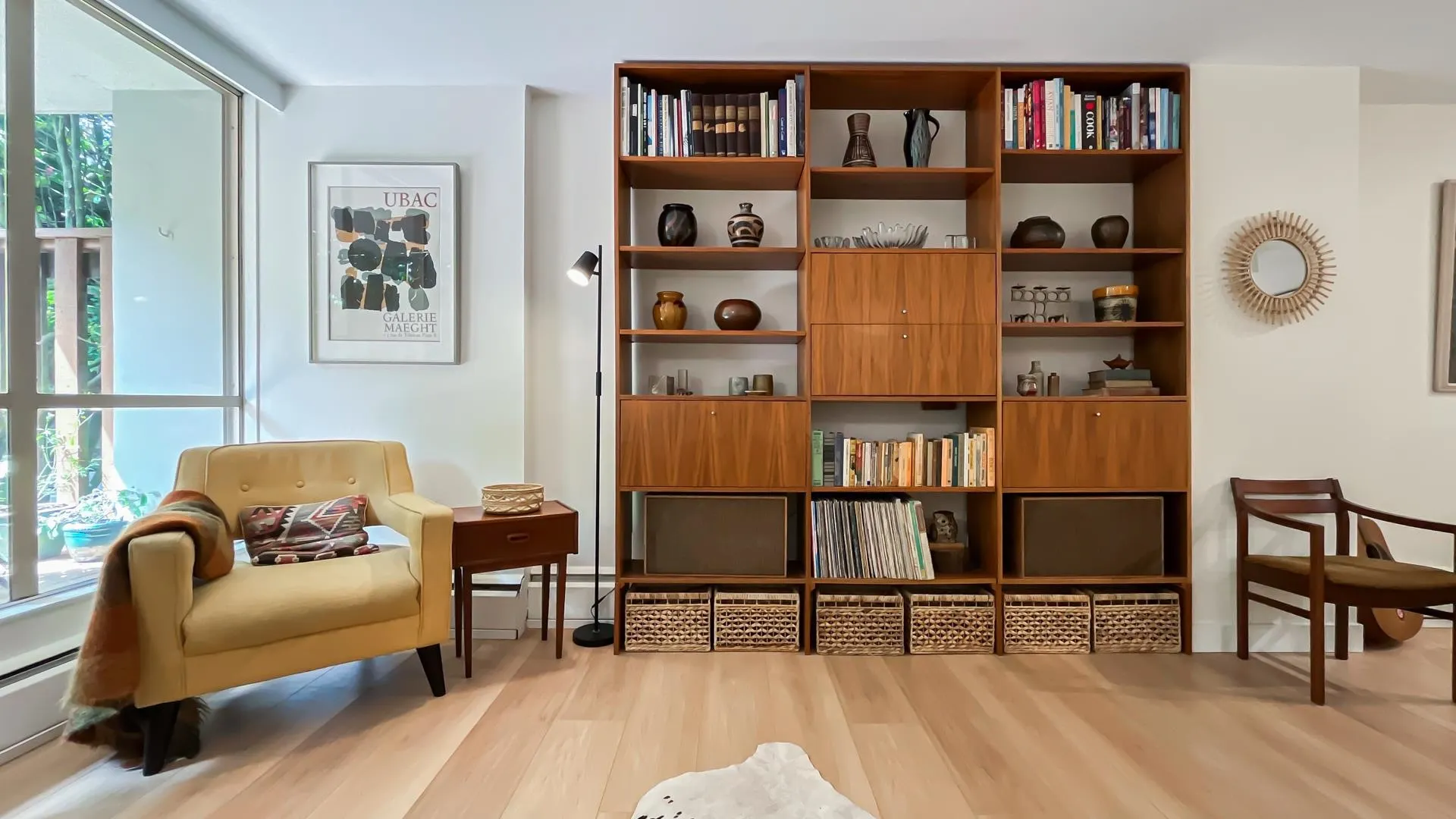 102 2016 Fullerton Avenue