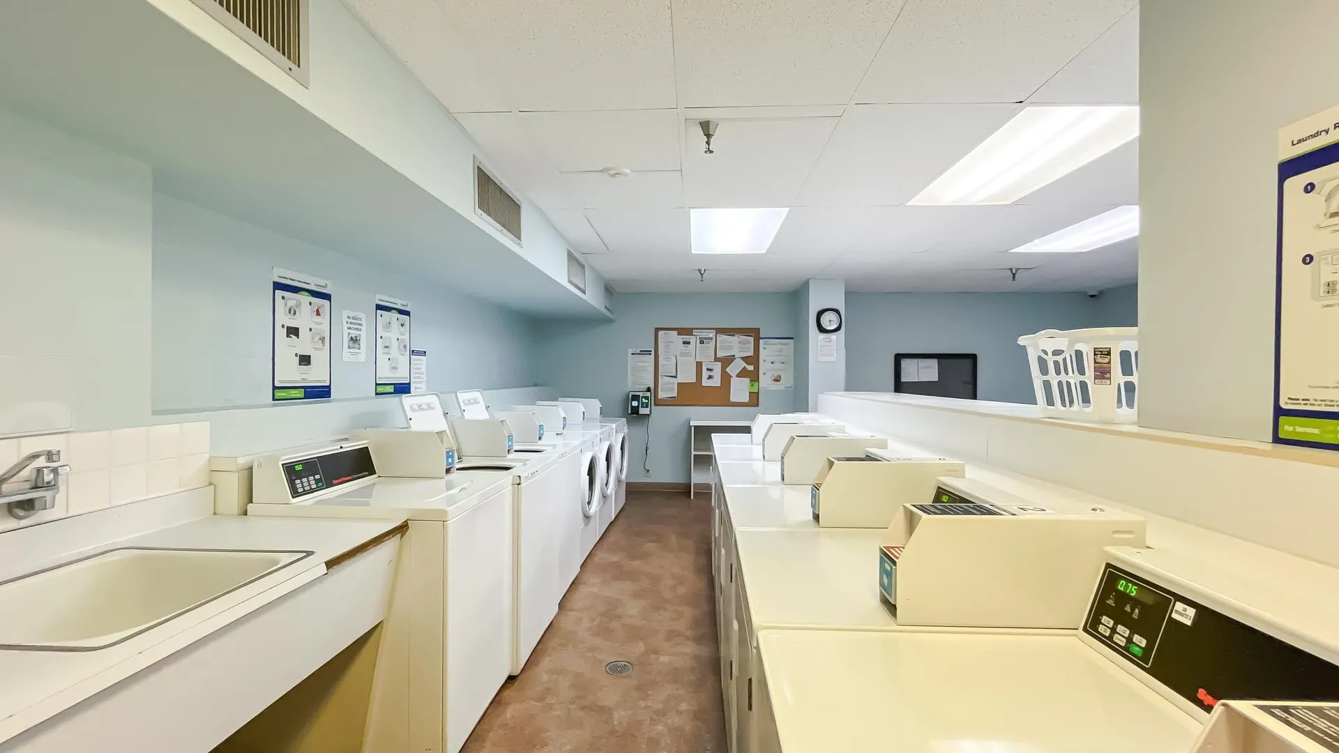 102 2016 Fullerton Avenue