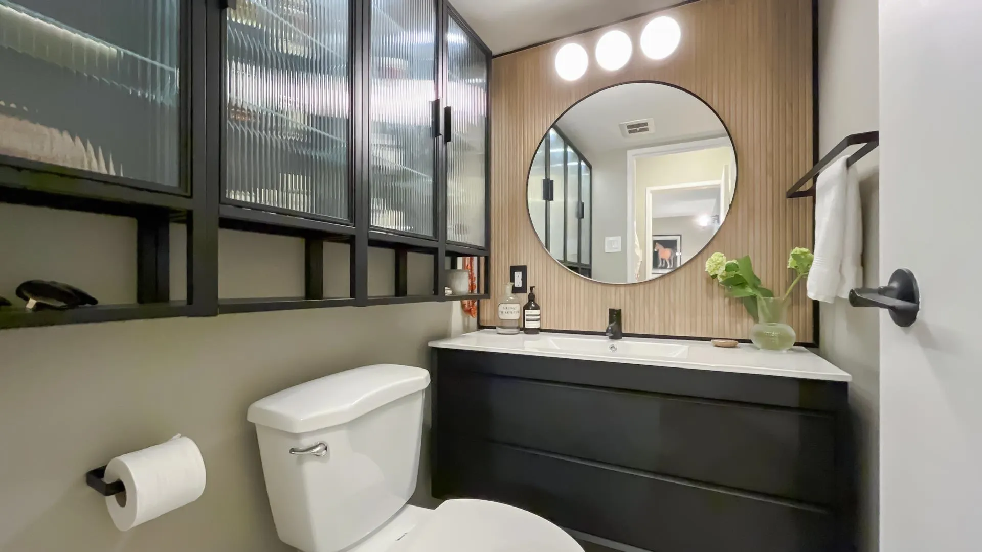 102 2016 Fullerton Avenue