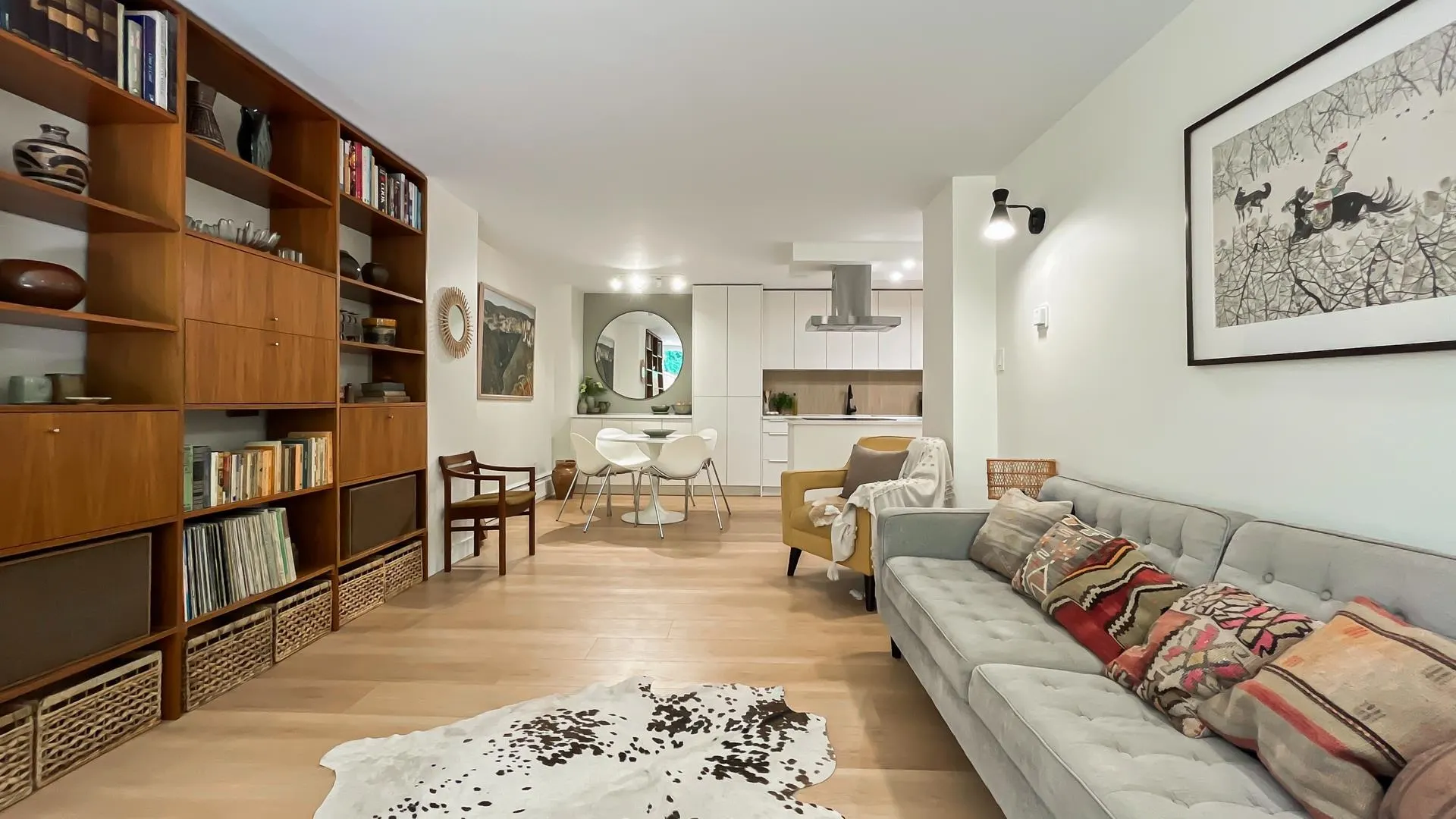 102 2016 Fullerton Avenue