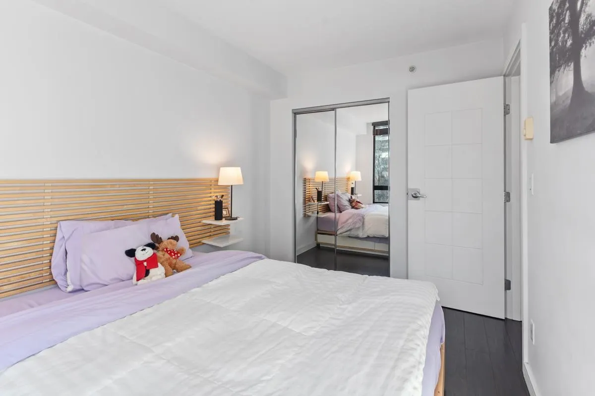 403 1003 Burnaby Street