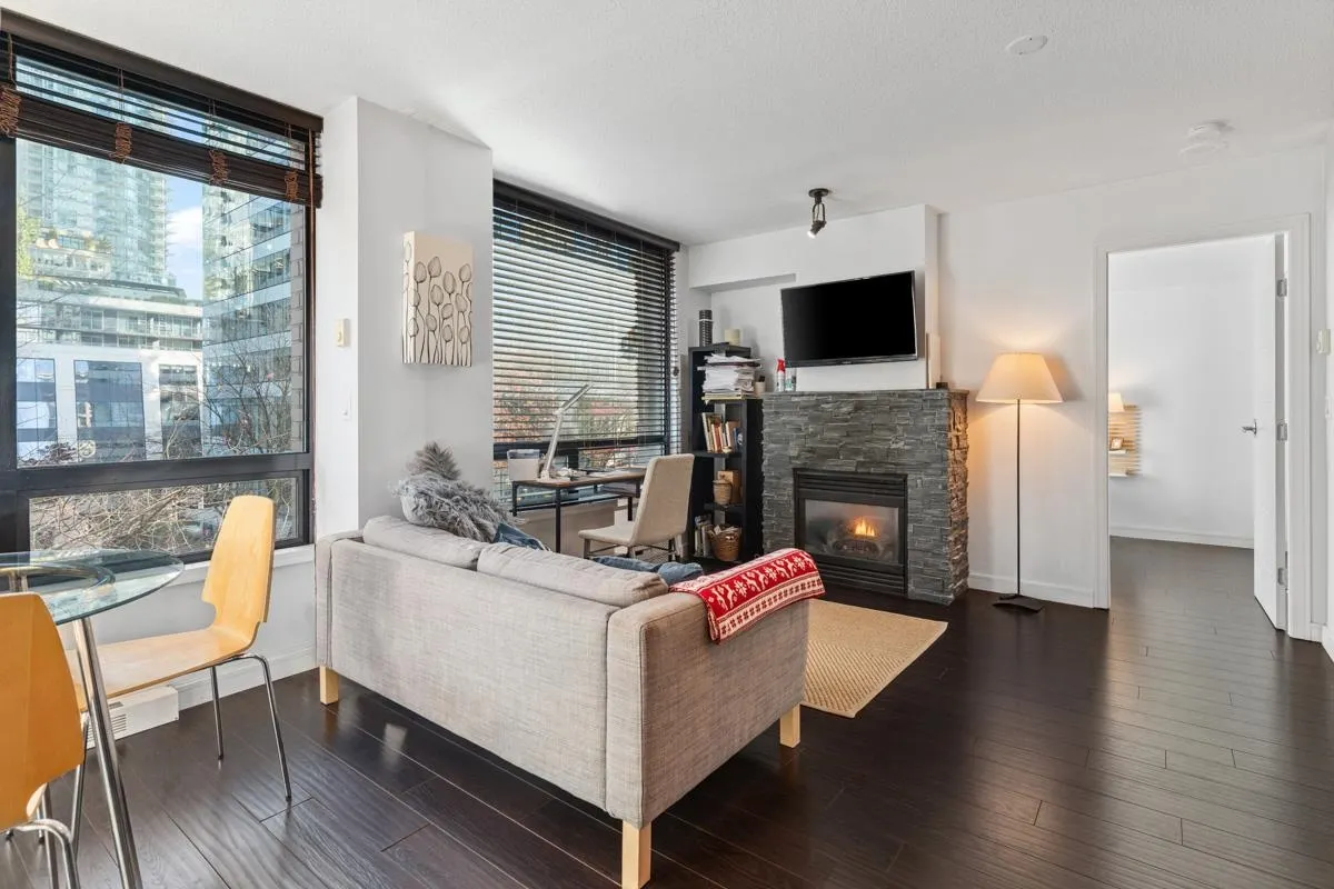 403 1003 Burnaby Street