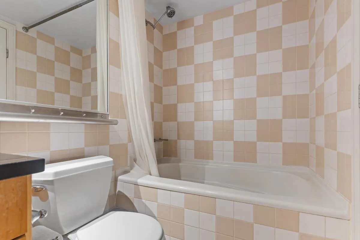 403 1003 Burnaby Street
