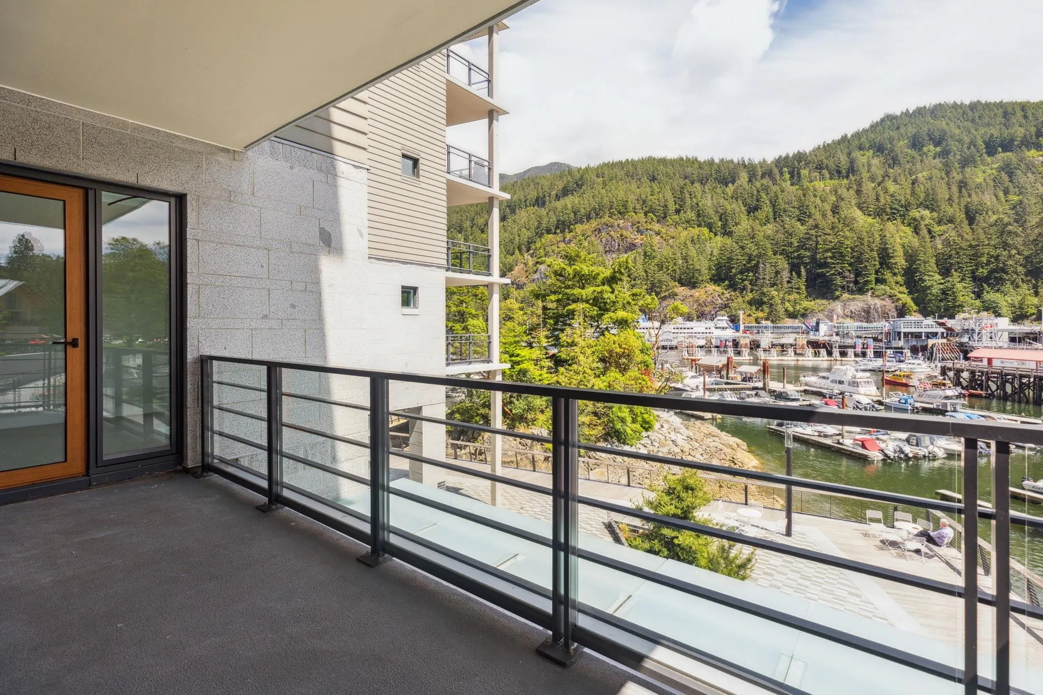 503 6707 Nelson Avenue