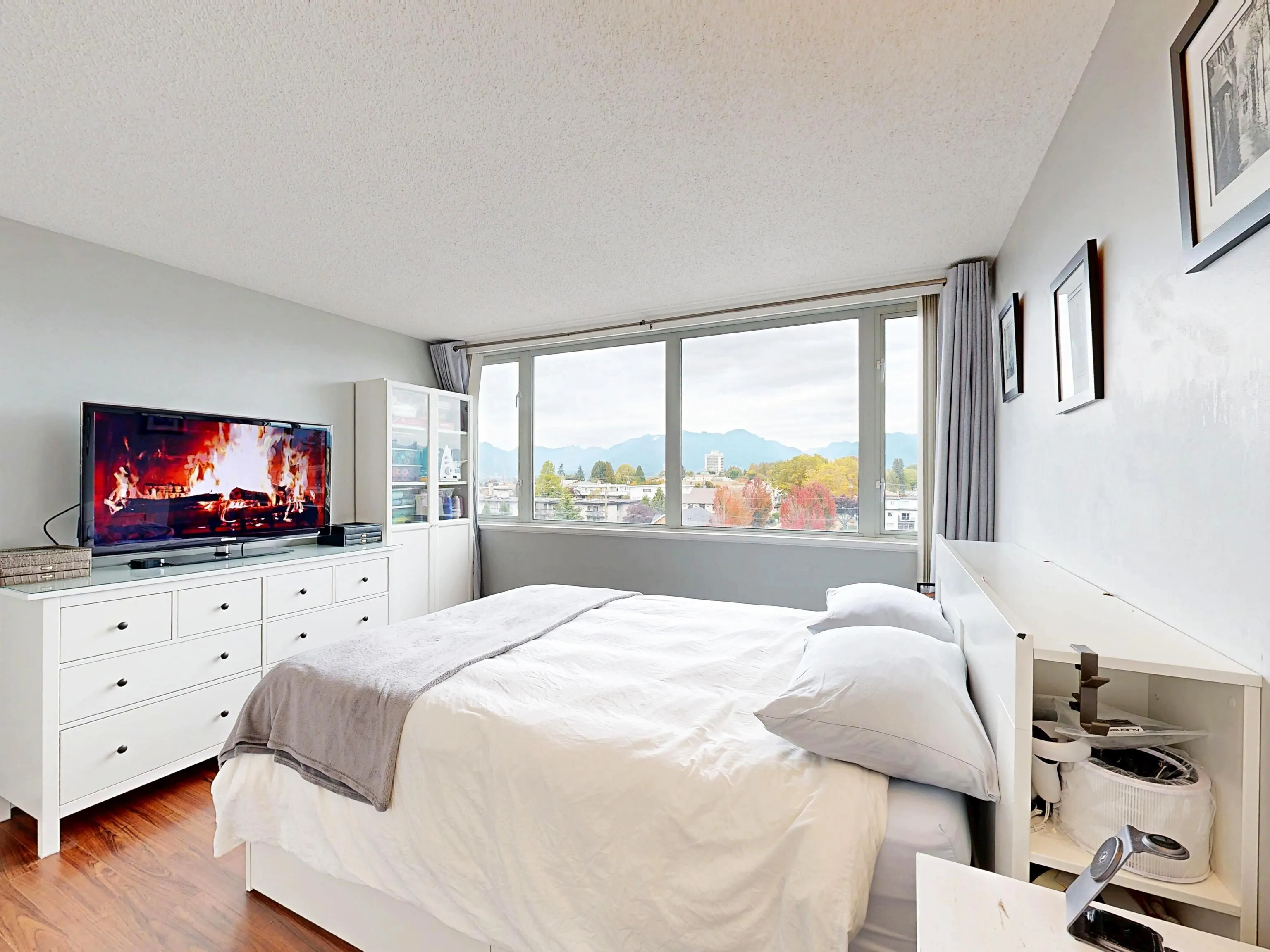 802 3920 Hastings Street