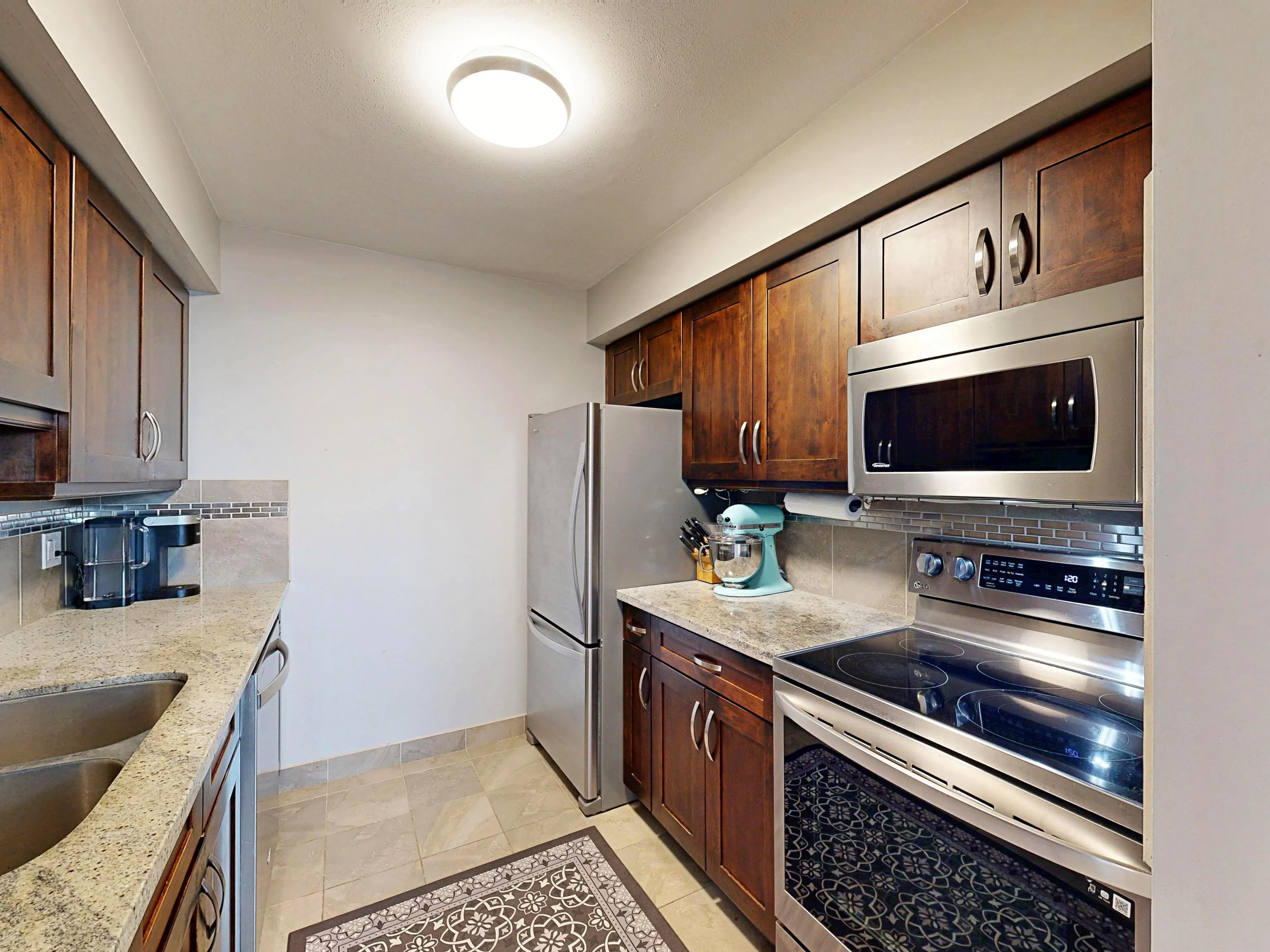 802 3920 Hastings Street
