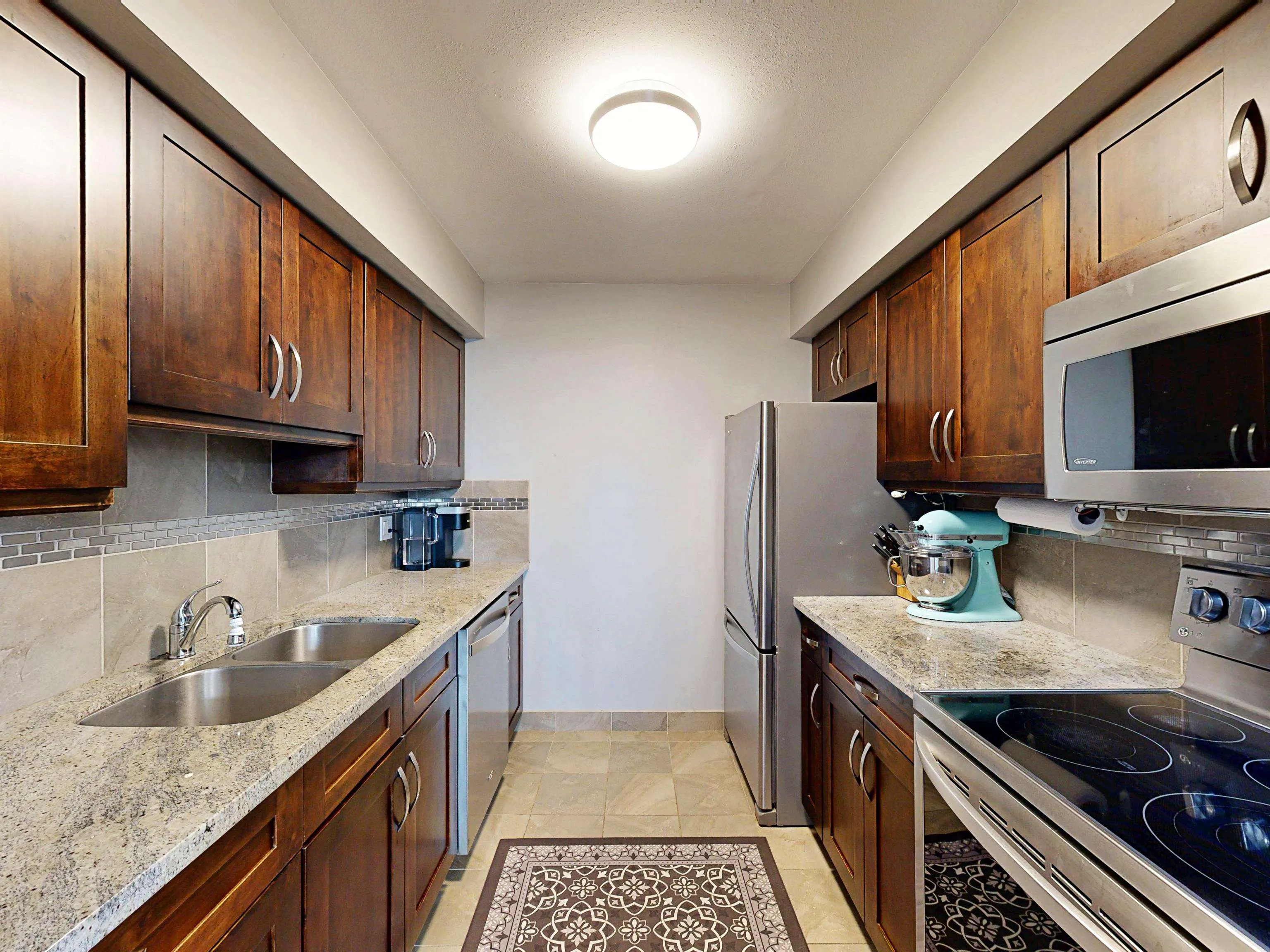 802 3920 Hastings Street