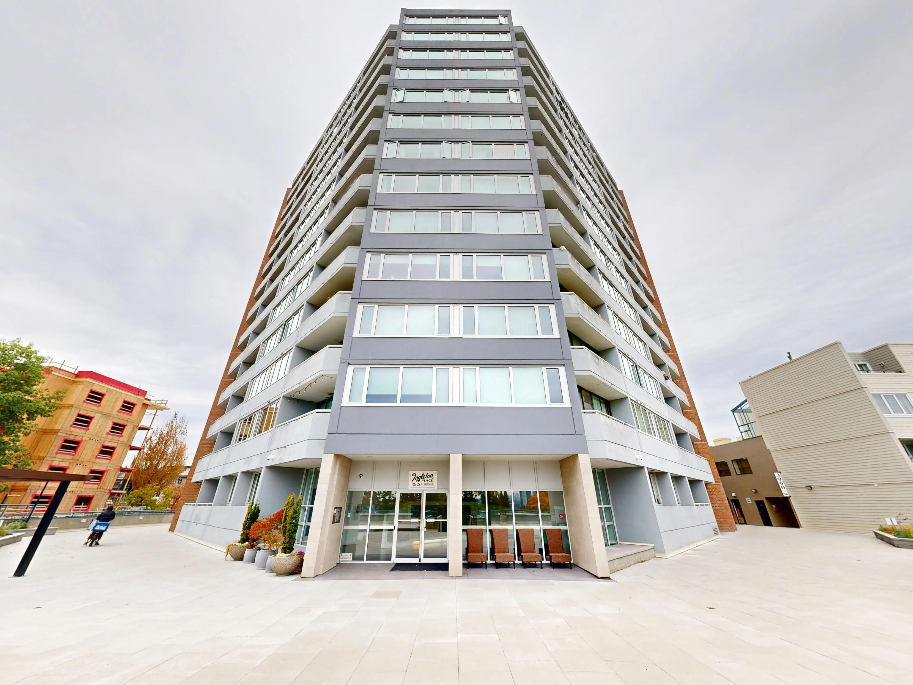 802 3920 Hastings Street