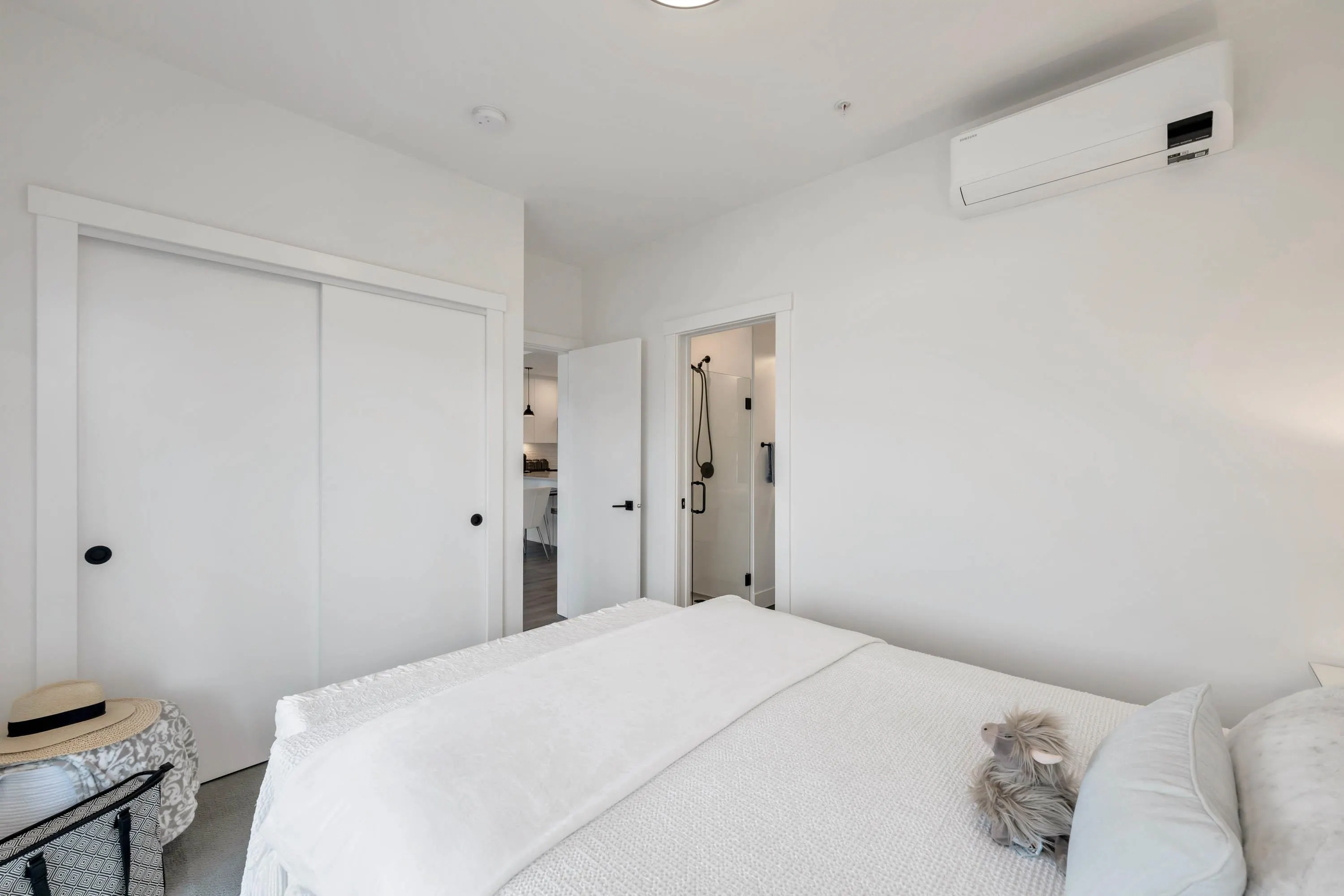 2506 2180 Kelly Avenue