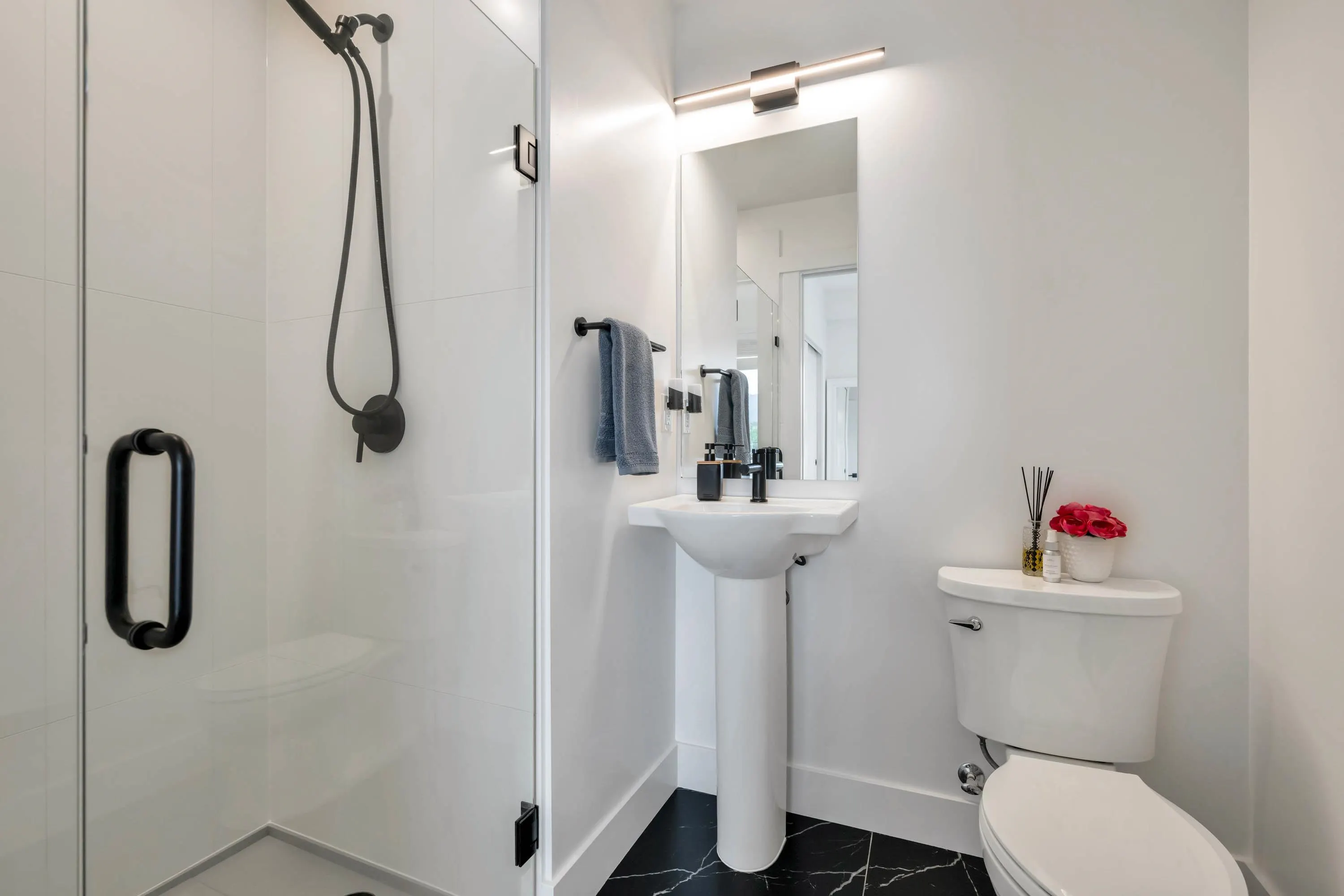 2506 2180 Kelly Avenue