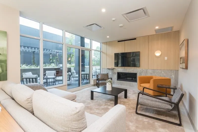 2906 537 Cottonwood Avenue