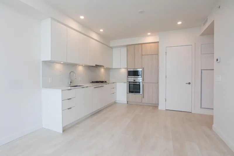 2906 537 Cottonwood Avenue