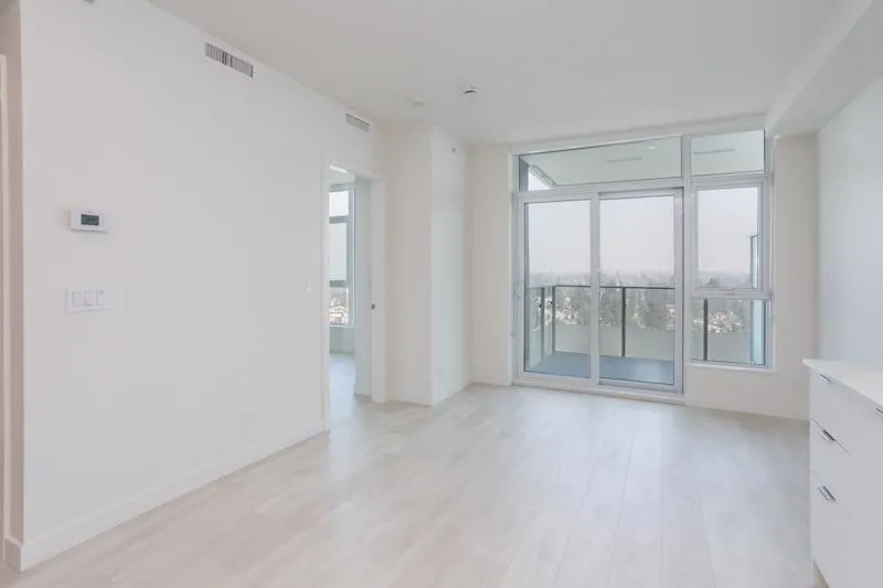 2906 537 Cottonwood Avenue