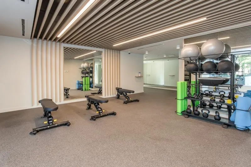 2906 537 Cottonwood Avenue