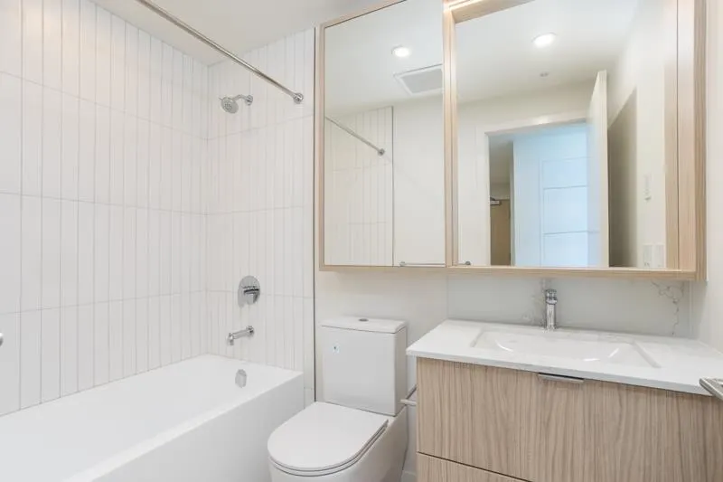 2906 537 Cottonwood Avenue