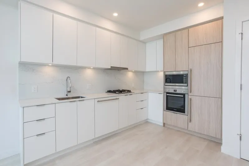 2906 537 Cottonwood Avenue