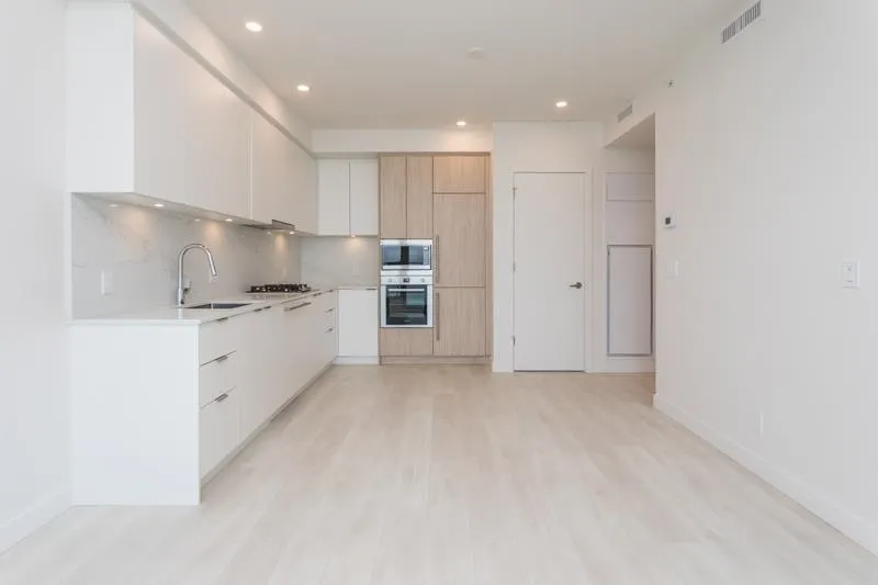 2906 537 Cottonwood Avenue