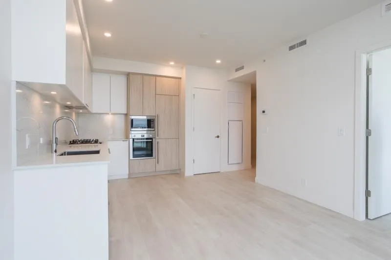 2906 537 Cottonwood Avenue