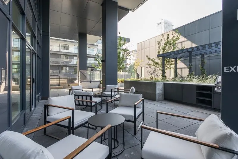 2906 537 Cottonwood Avenue