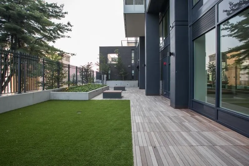 2906 537 Cottonwood Avenue