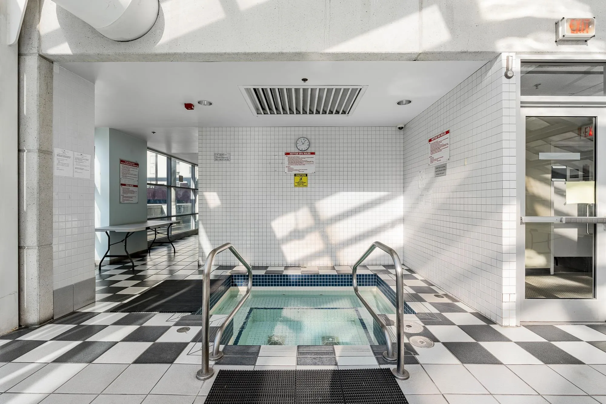 805 438 Seymour Street