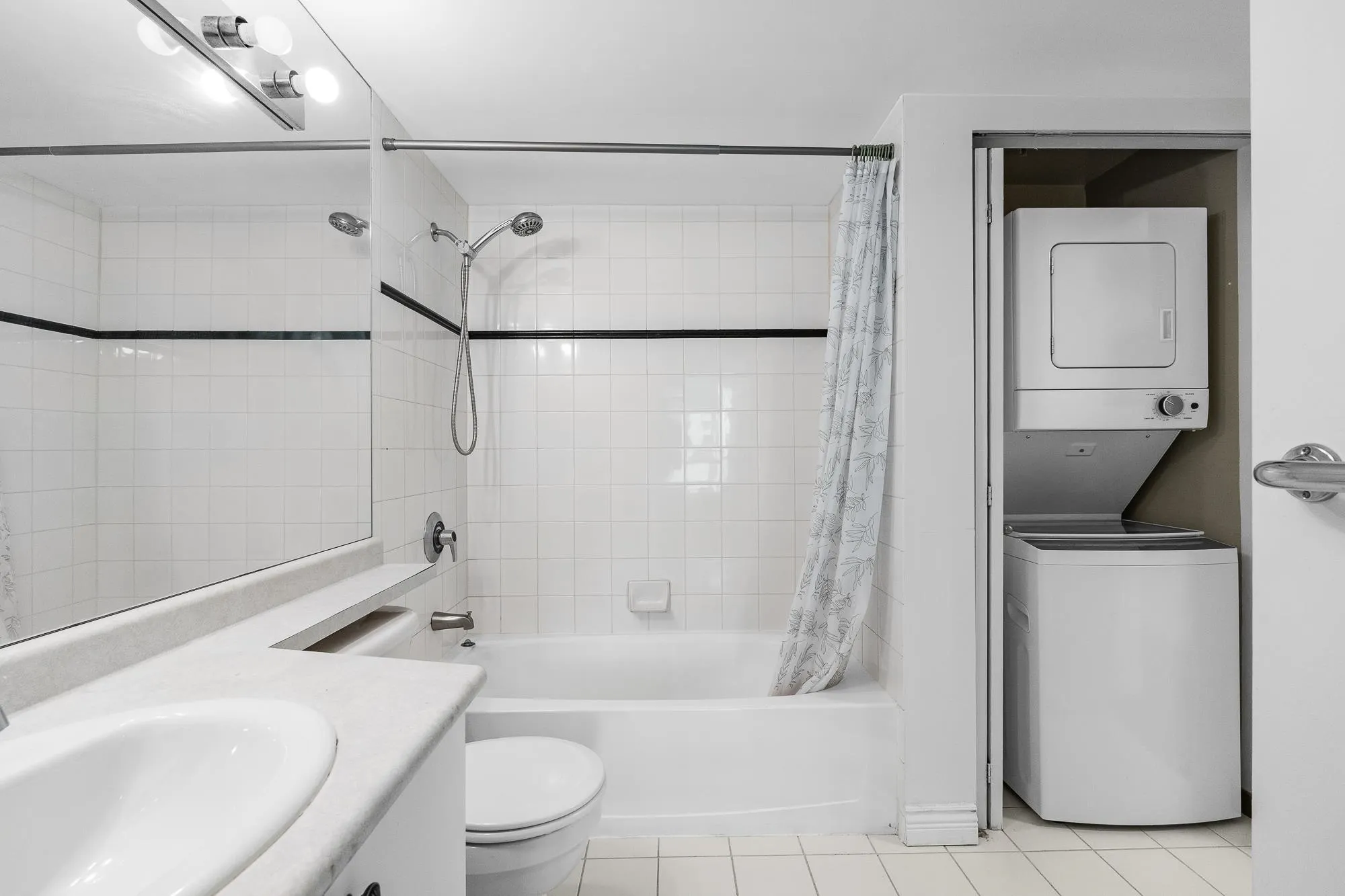 805 438 Seymour Street