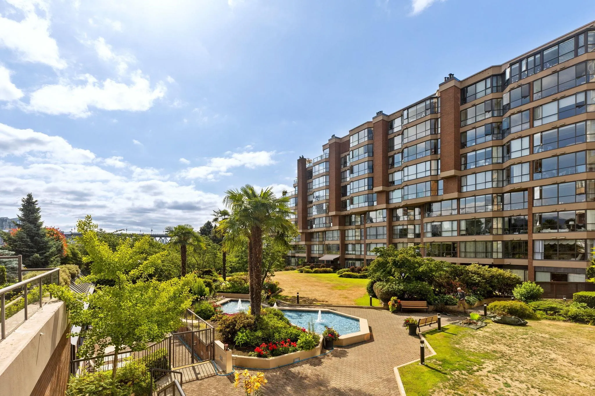 1009 1450 Pennyfarthing Drive