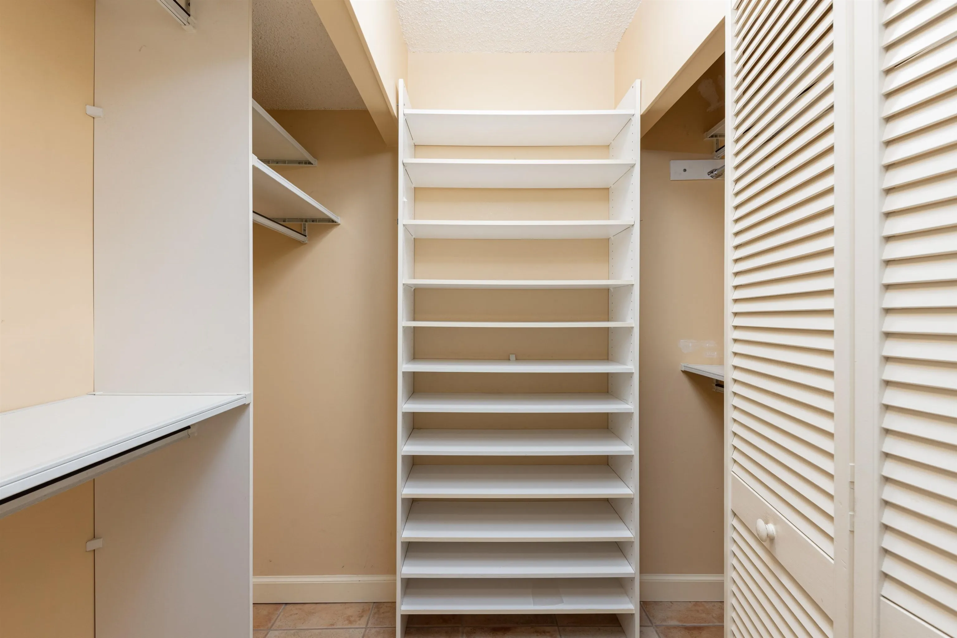 1009 1450 Pennyfarthing Drive